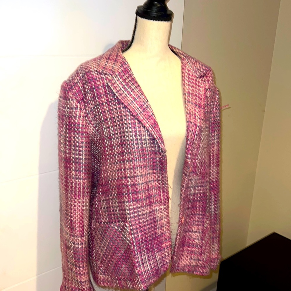 Cute tweed pink blazer